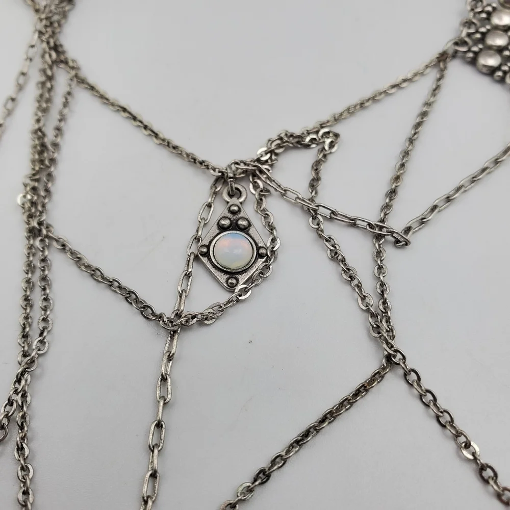 American‎ eagle Chainmail Moonstone webbed necklace N1501